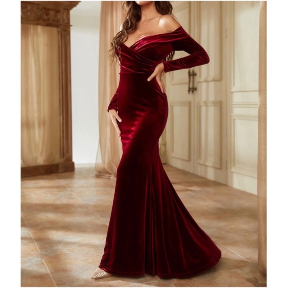 Dresses & Skirts - Luxe Velvet Off Shoulder formal party evening wedding prom dress